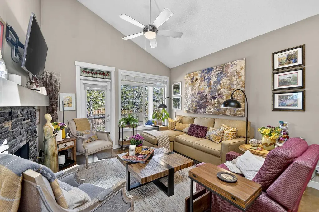 43 Cortina Villas SW Calgary AB T3H 0W8