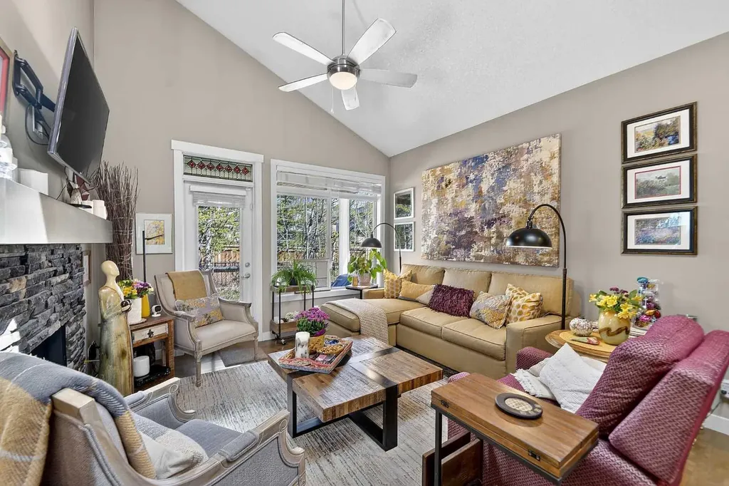 43 Cortina Villas SW Calgary AB T3H 0W8