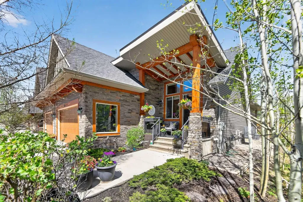 43 Cortina Villas SW Calgary AB T3H 0W8