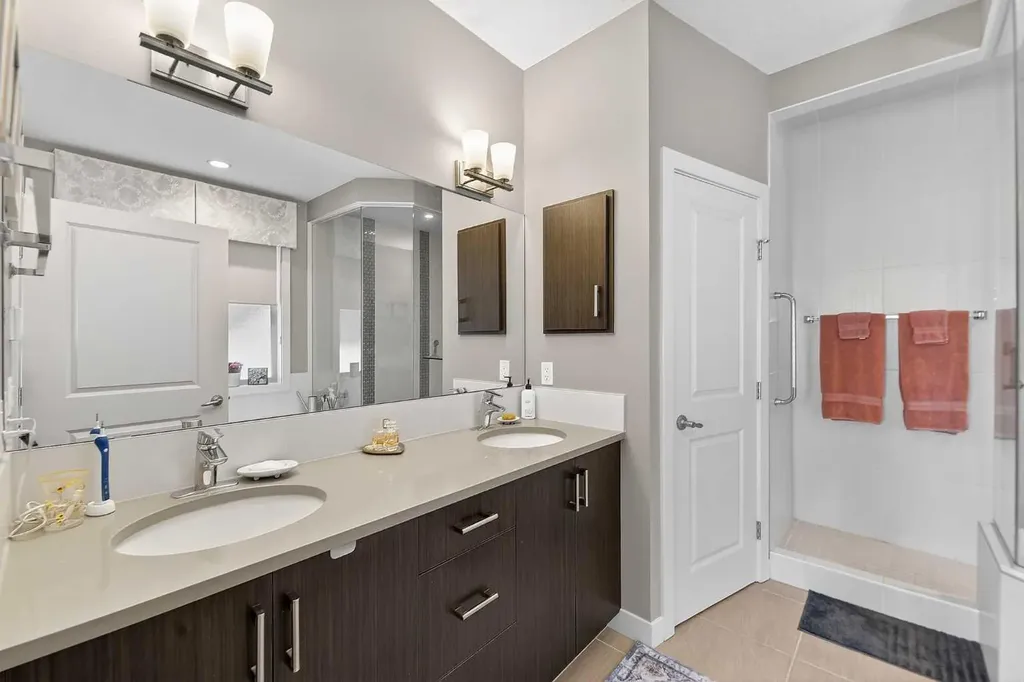 43 Cortina Villas SW Calgary AB T3H 0W8