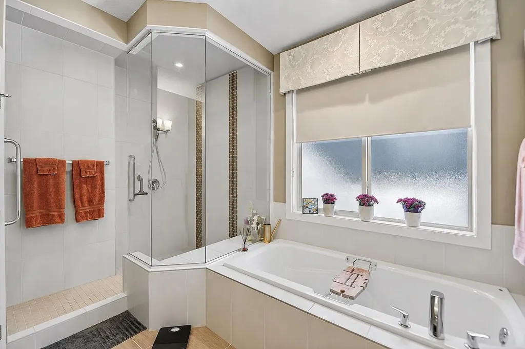 43 Cortina Villas SW Calgary AB T3H 0W8