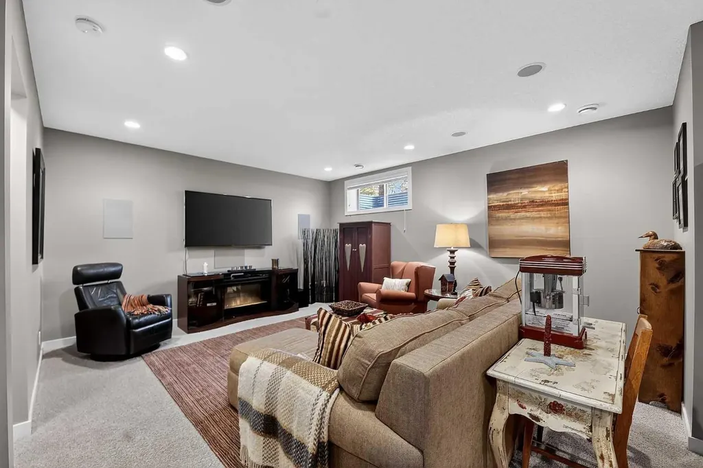43 Cortina Villas SW Calgary AB T3H 0W8
