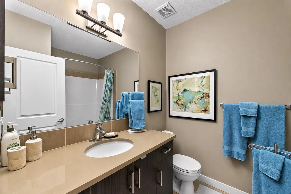 43 Cortina Villas SW Calgary AB T3H 0W8