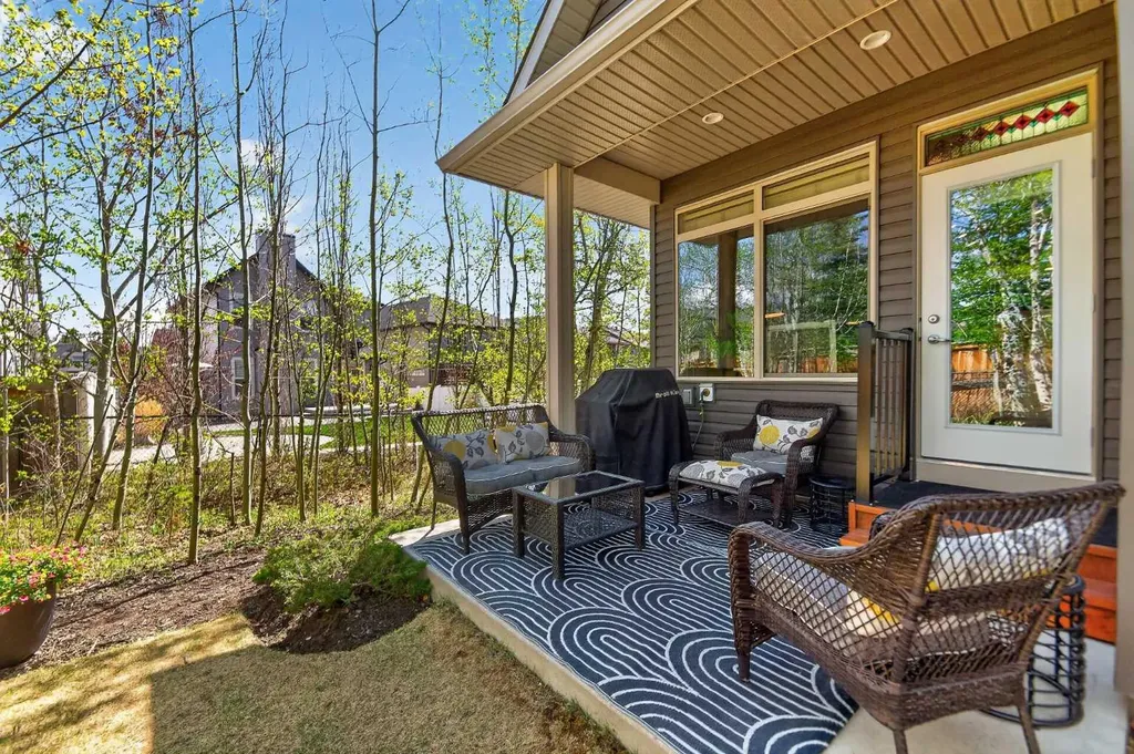 43 Cortina Villas SW Calgary AB T3H 0W8