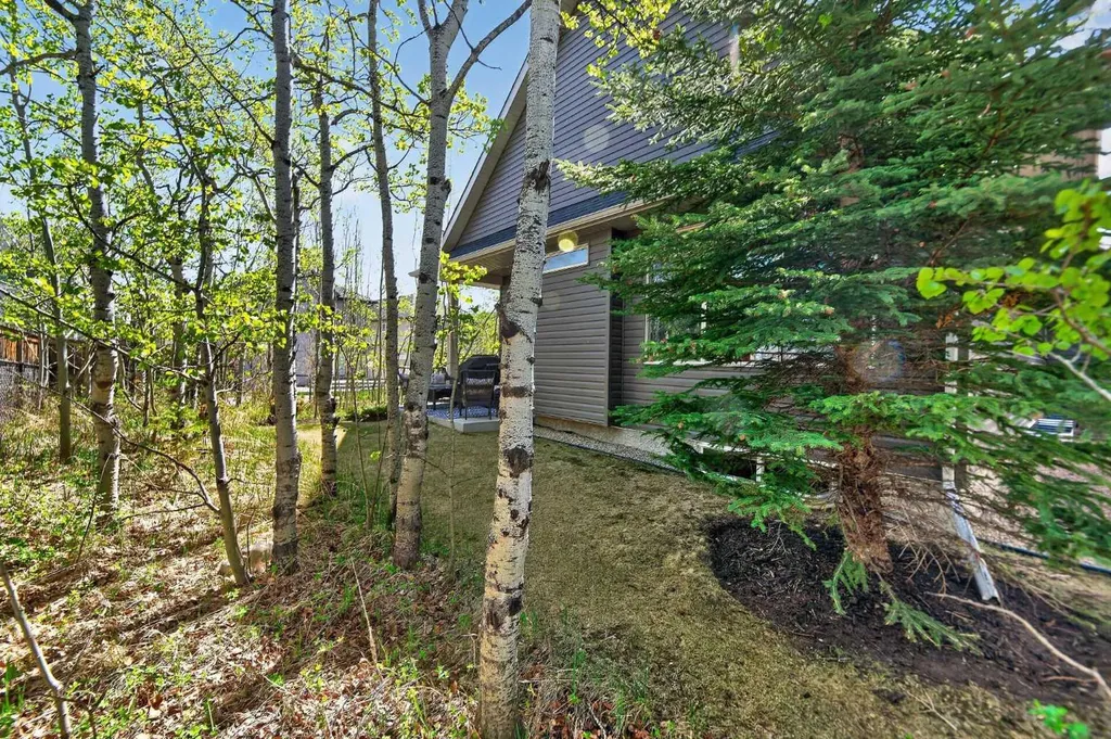 43 Cortina Villas SW Calgary AB T3H 0W8