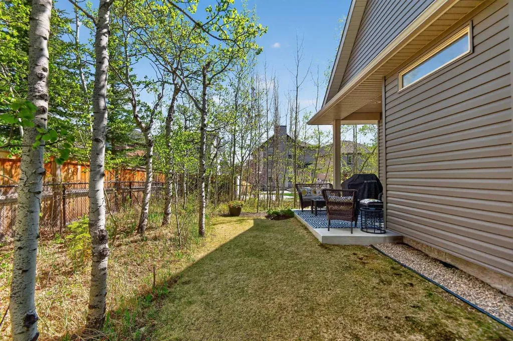 43 Cortina Villas SW Calgary AB T3H 0W8