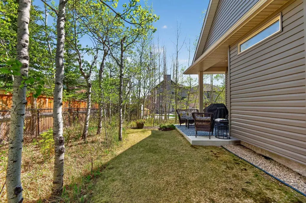 43 Cortina Villas SW Calgary AB T3H 0W8