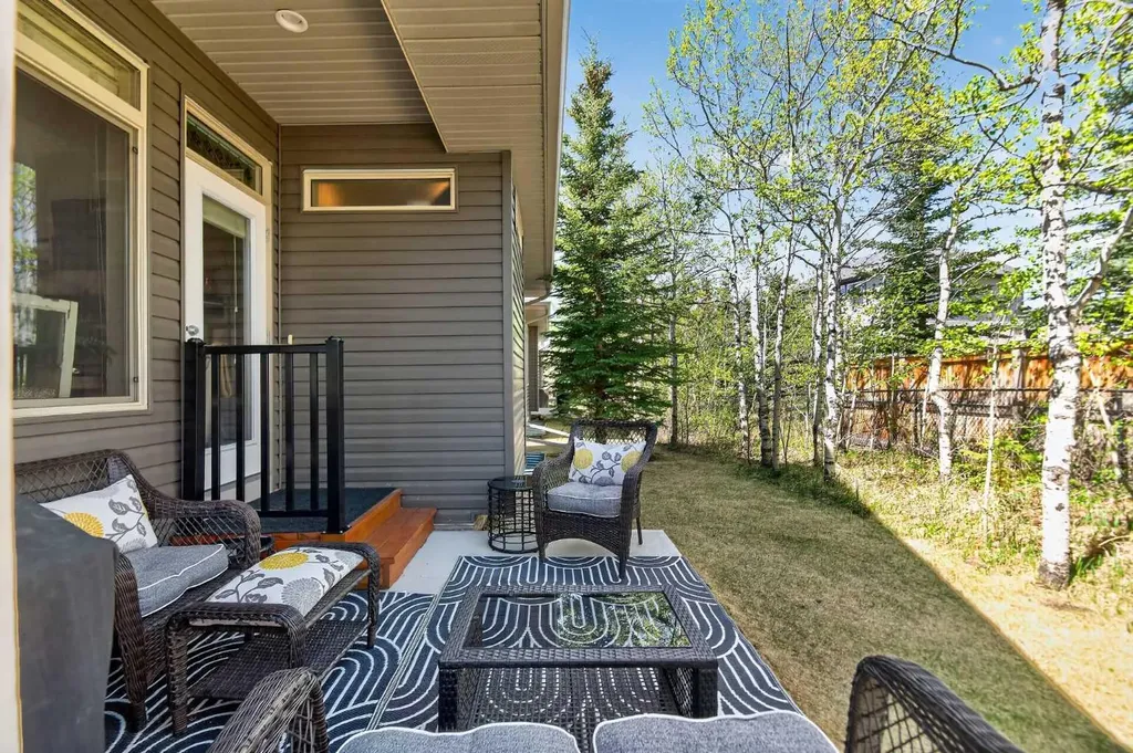 43 Cortina Villas SW Calgary AB T3H 0W8