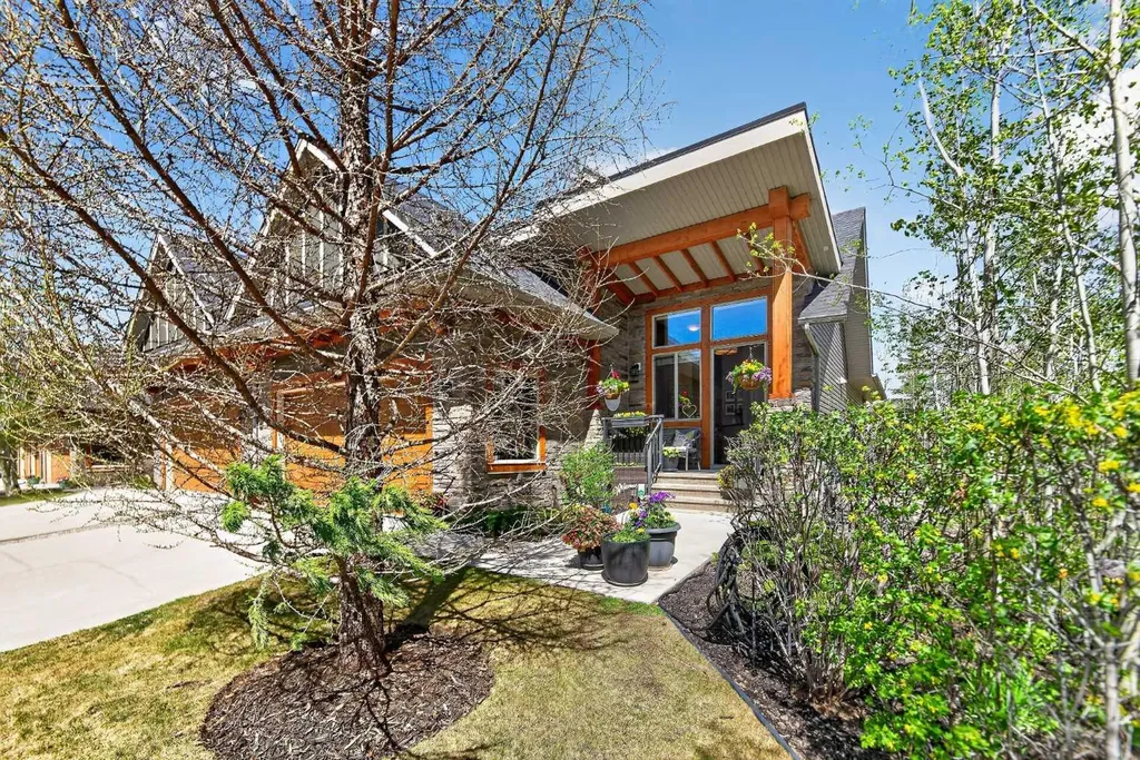 43 Cortina Villas SW Calgary AB T3H 0W8