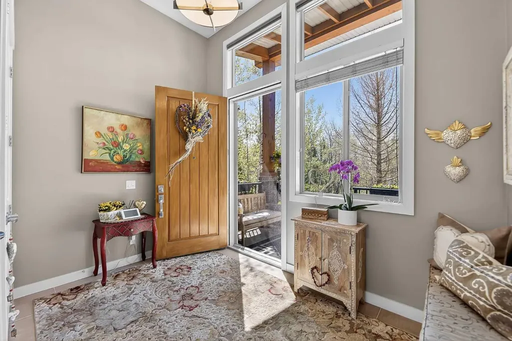 43 Cortina Villas SW Calgary AB T3H 0W8