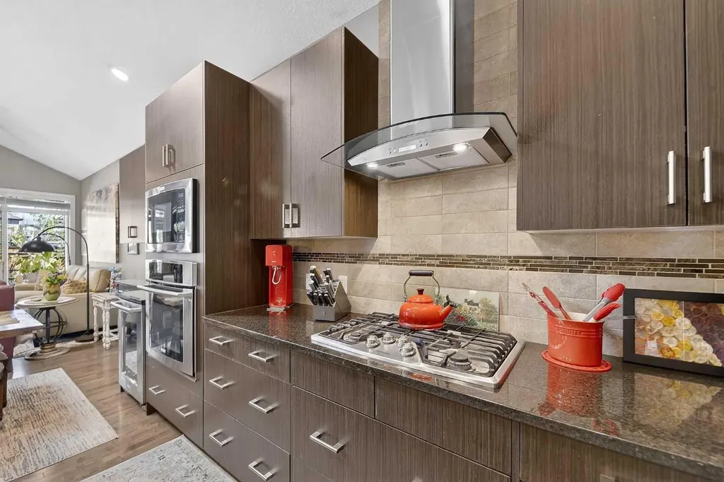 43 Cortina Villas SW Calgary AB T3H 0W8