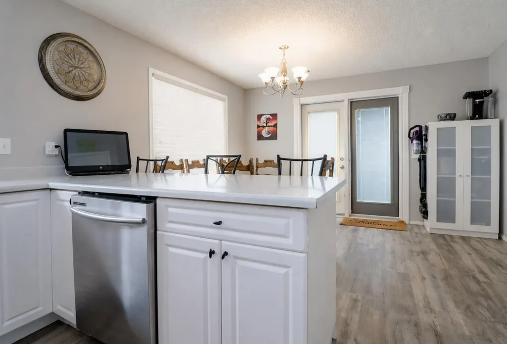 11329 92b Street Grande Prairie AB T8V 7E9