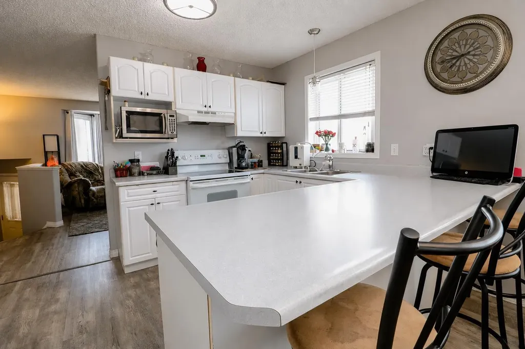 11329 92b Street Grande Prairie AB T8V 7E9