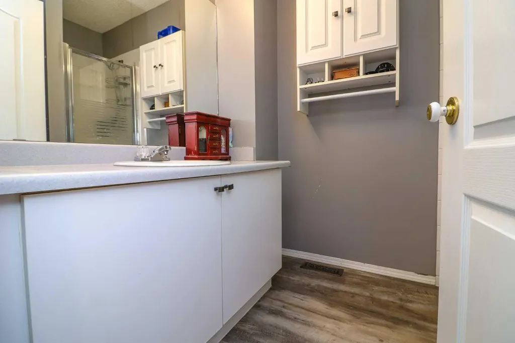 11329 92b Street Grande Prairie AB T8V 7E9