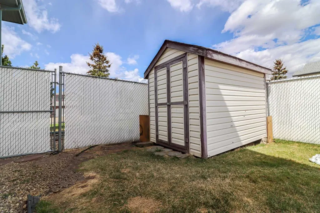 11329 92b Street Grande Prairie AB T8V 7E9
