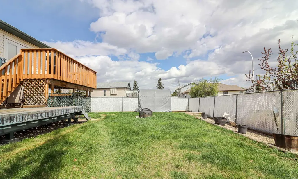 11329 92b Street Grande Prairie AB T8V 7E9