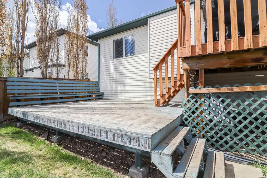 11329 92b Street Grande Prairie AB T8V 7E9