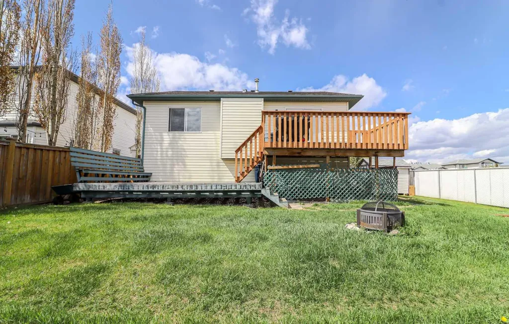 11329 92b Street Grande Prairie AB T8V 7E9