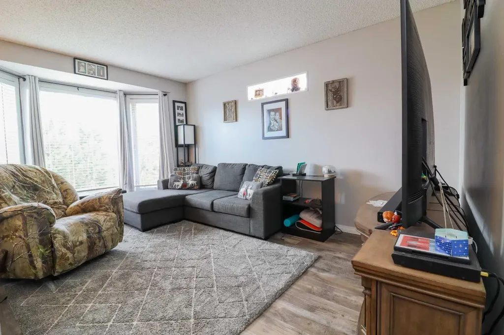 11329 92b Street Grande Prairie AB T8V 7E9