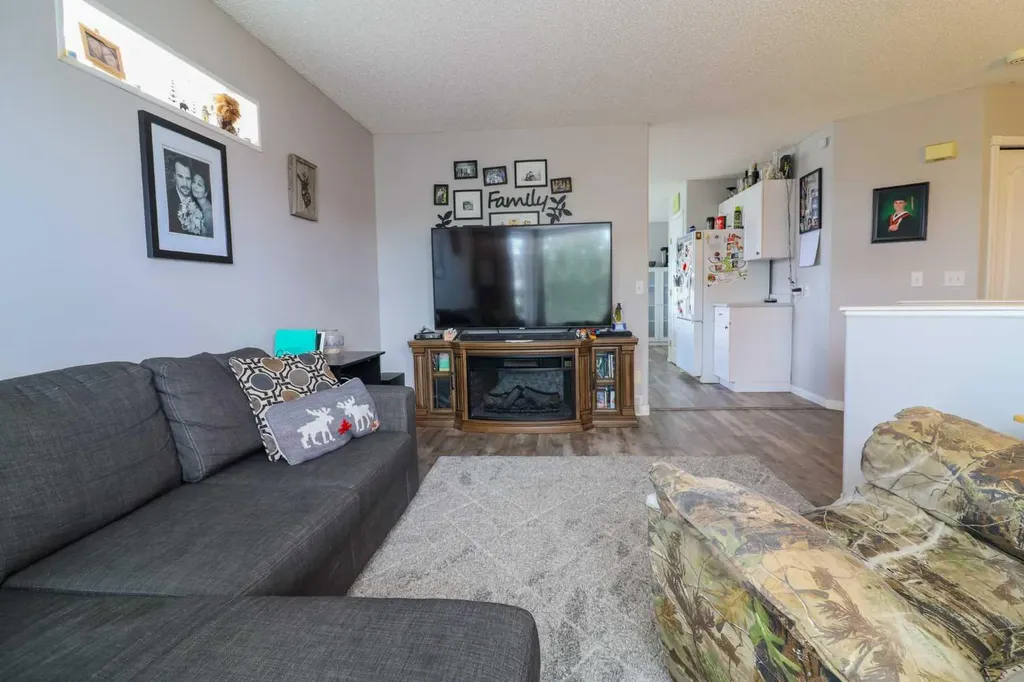 11329 92b Street Grande Prairie AB T8V 7E9