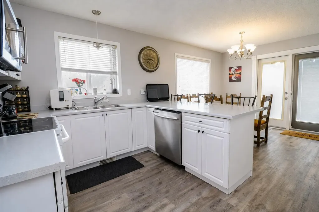 11329 92b Street Grande Prairie AB T8V 7E9