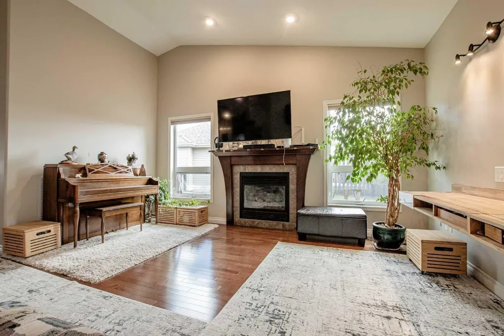 7013 115 Street Grande Prairie AB T8W 0E8