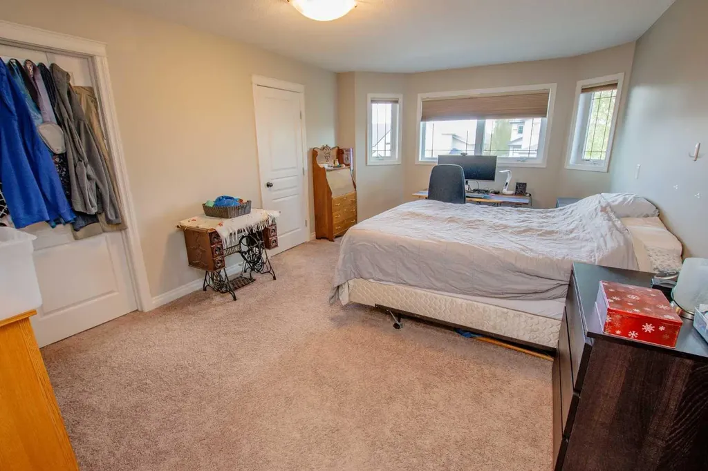 7013 115 Street Grande Prairie AB T8W 0E8