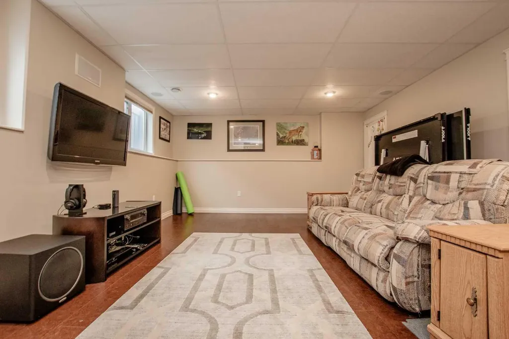 7013 115 Street Grande Prairie AB T8W 0E8