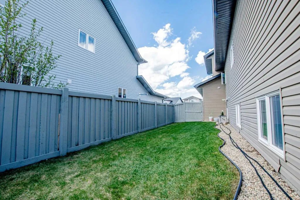 7013 115 Street Grande Prairie AB T8W 0E8