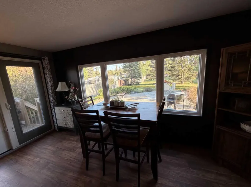 987 1 Avenue Sundre AB T0M 1X0