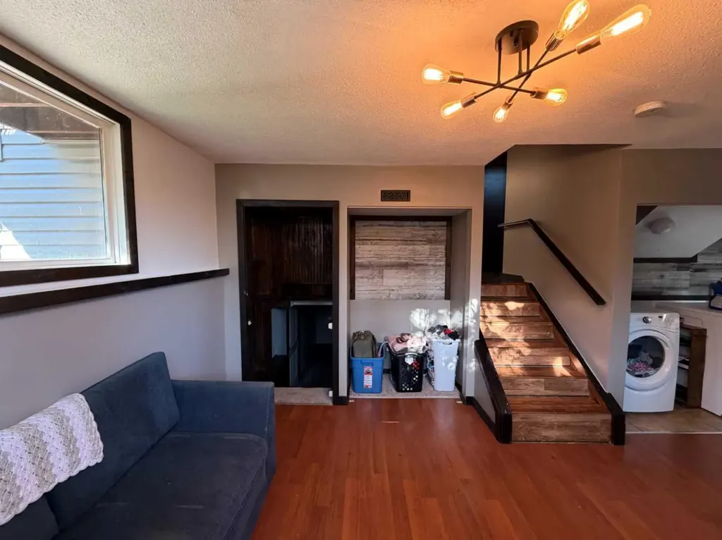 987 1 Avenue Sundre AB T0M 1X0