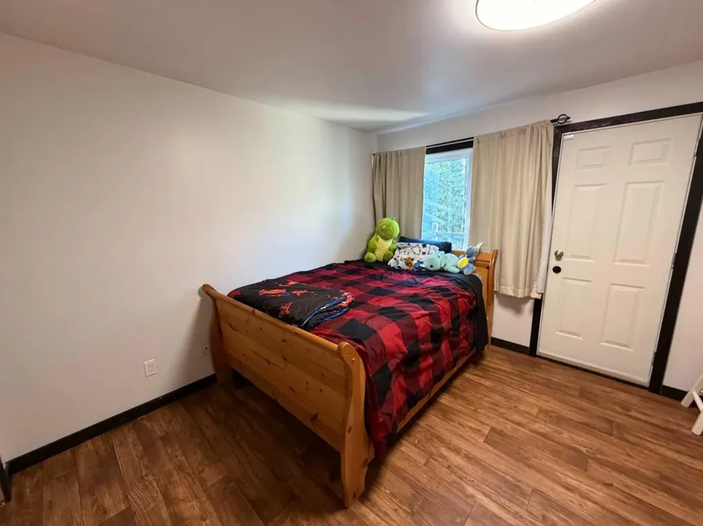 987 1 Avenue Sundre AB T0M 1X0