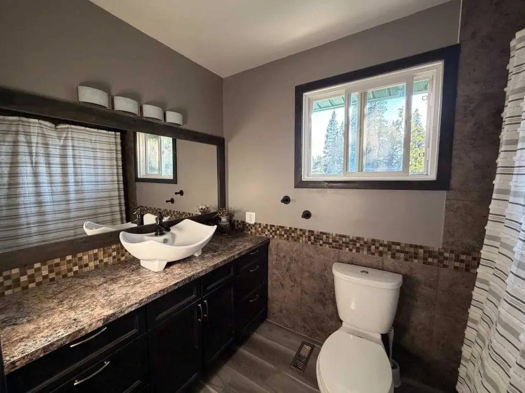 987 1 Avenue Sundre AB T0M 1X0