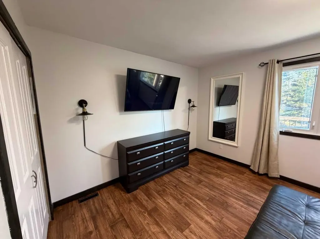 987 1 Avenue Sundre AB T0M 1X0