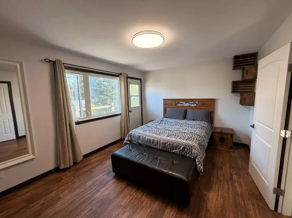 987 1 Avenue Sundre AB T0M 1X0
