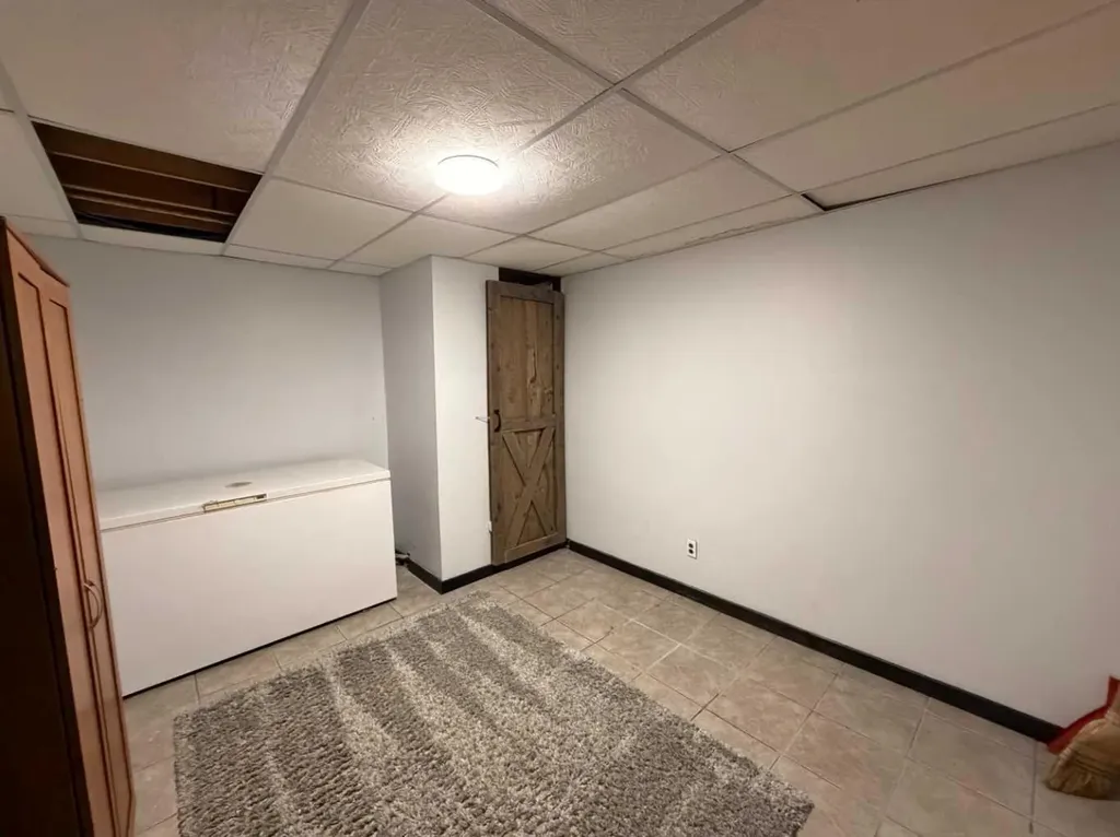 987 1 Avenue Sundre AB T0M 1X0