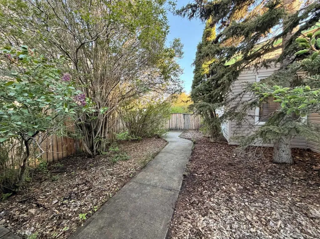 987 1 Avenue Sundre AB T0M 1X0