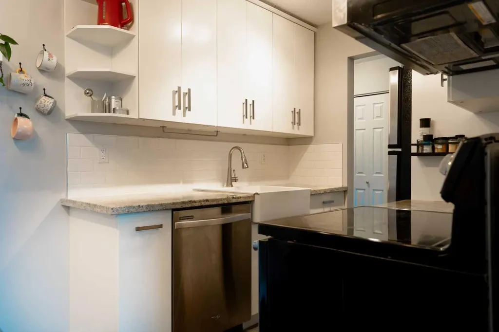 1829 11 Avenue SW Calgary AB T3C 0N7