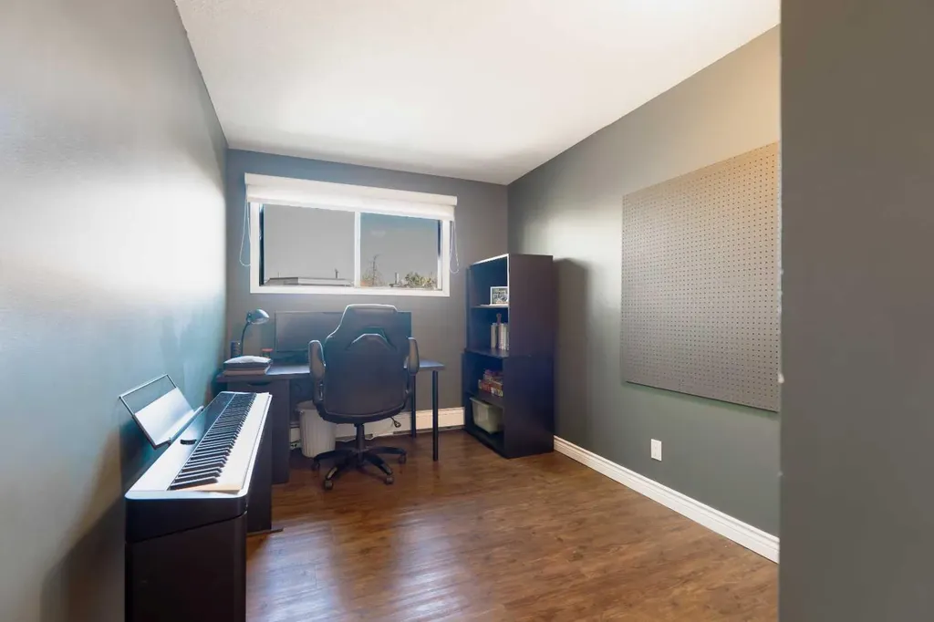 1829 11 Avenue SW Calgary AB T3C 0N7