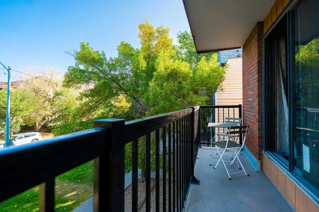 1829 11 Avenue SW Calgary AB T3C 0N7