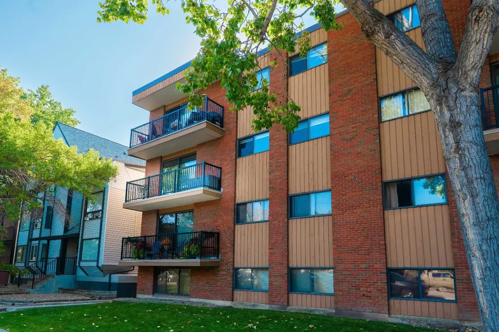 1829 11 Avenue SW Calgary AB T3C 0N7