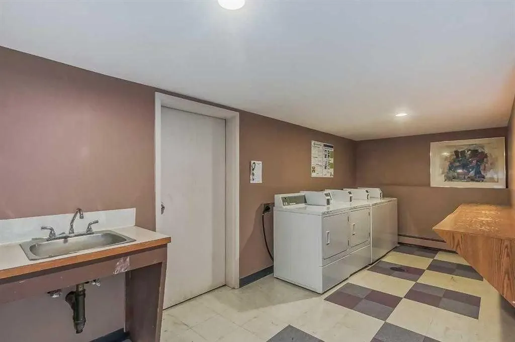 1829 11 Avenue SW Calgary AB T3C 0N7
