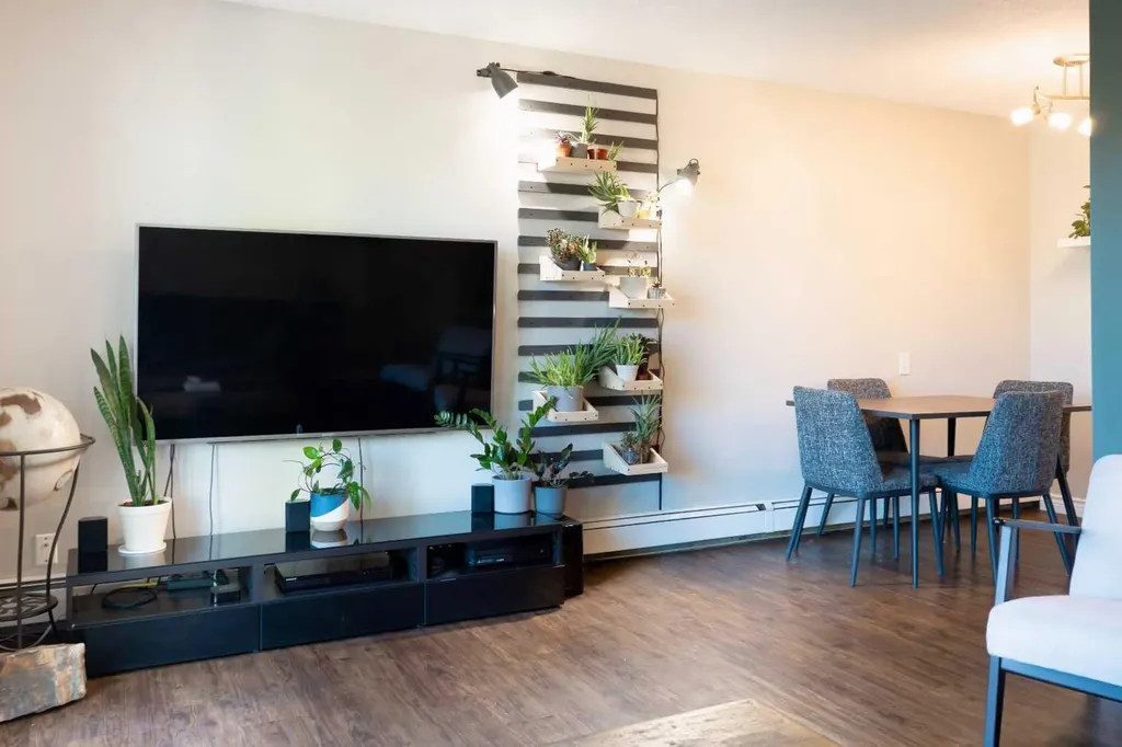 1829 11 Avenue SW Calgary AB T3C 0N7