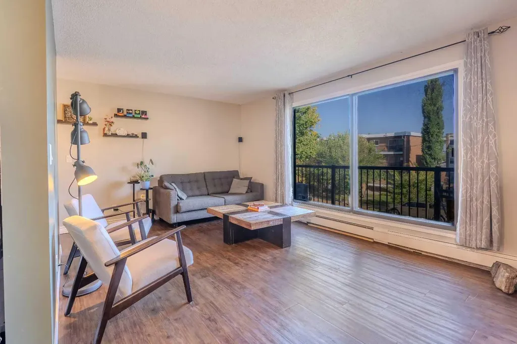 1829 11 Avenue SW Calgary AB T3C 0N7