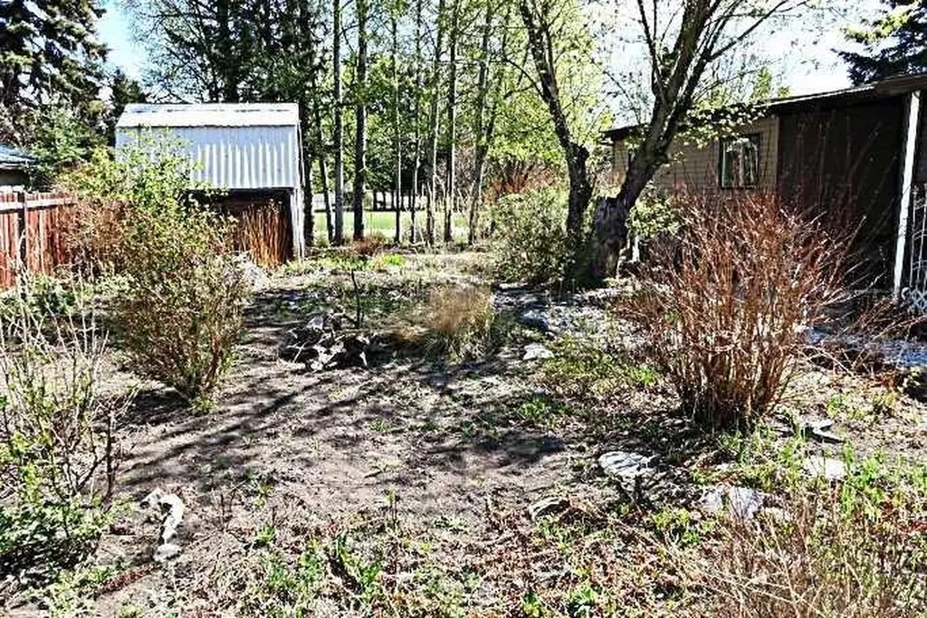 207 4 Street NW Sundre AB T0M 1X0