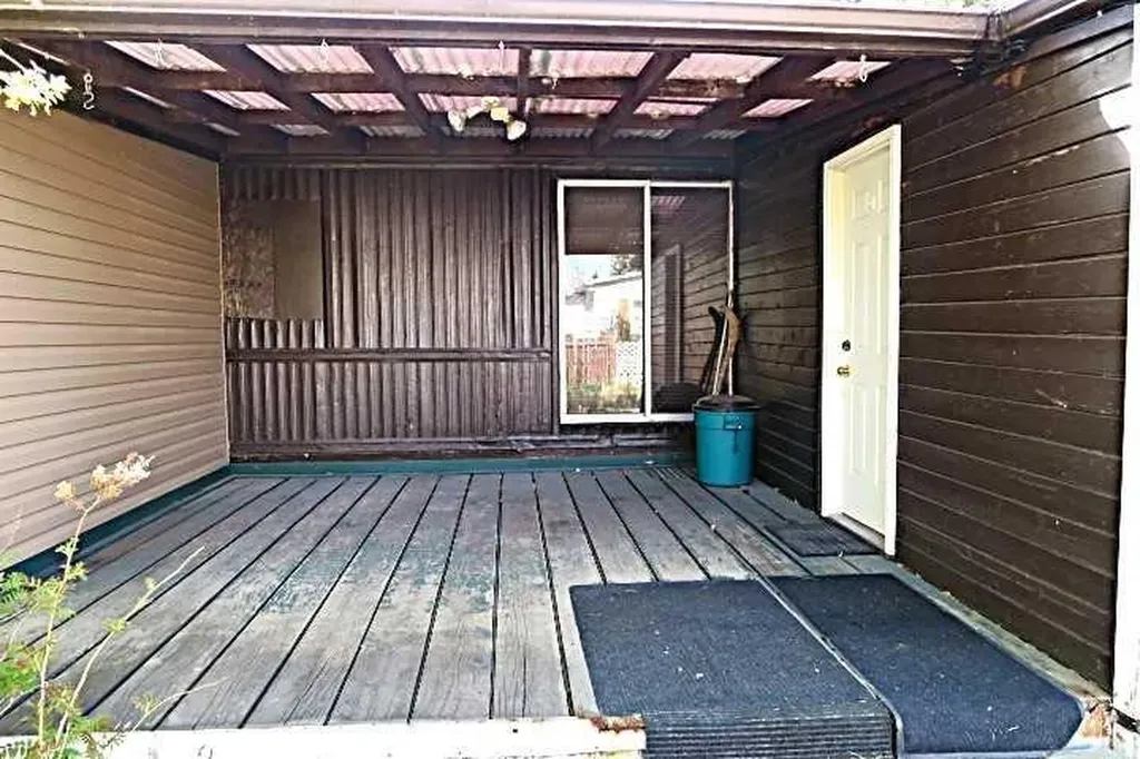 207 4 Street NW Sundre AB T0M 1X0