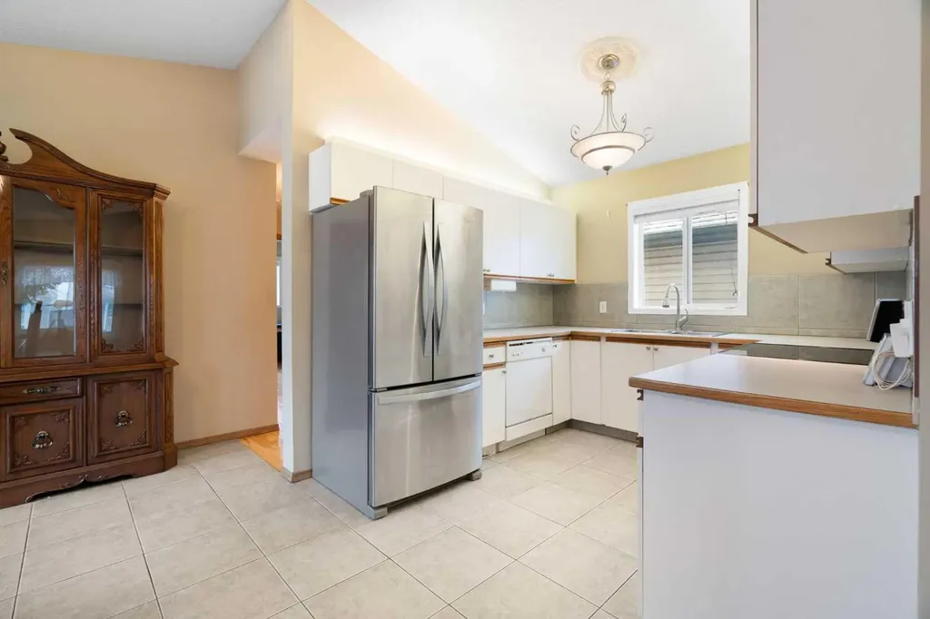 38 Hidden Spring Circle NW Calgary AB T3A 5H3