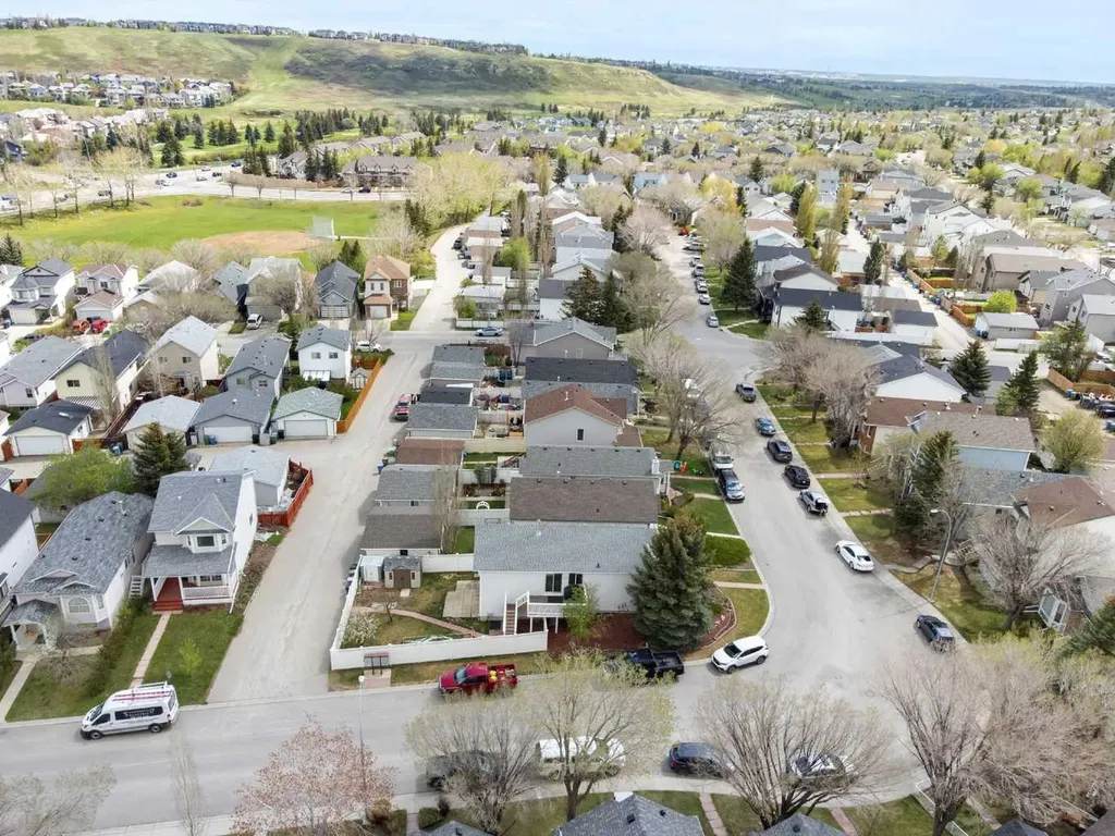 38 Hidden Spring Circle NW Calgary AB T3A 5H3