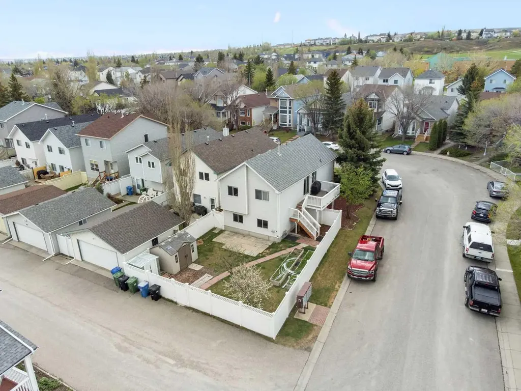 38 Hidden Spring Circle NW Calgary AB T3A 5H3