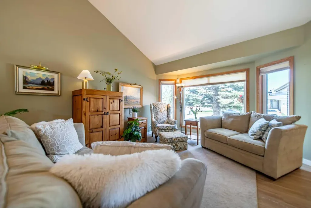 76 Sunset Crescent Okotoks AB T1S 1P5